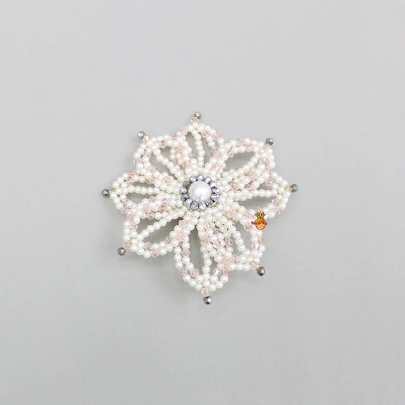 Pearl Flower Design And Studded Hairclip